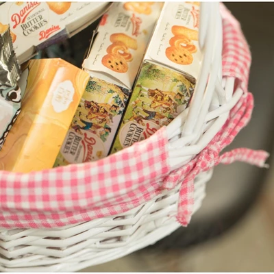 Wickerwise White Round Willow Gift Basket, With Gingham Liner And Handles 8 Wickerwise White Round Willow Gift Basket, With Gingham Liner And Handles - Image 6